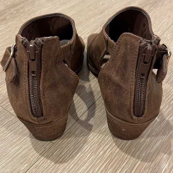 Carlos Santana Peep Toe Heeled Booties - size: 7 - Picture 4 of 7